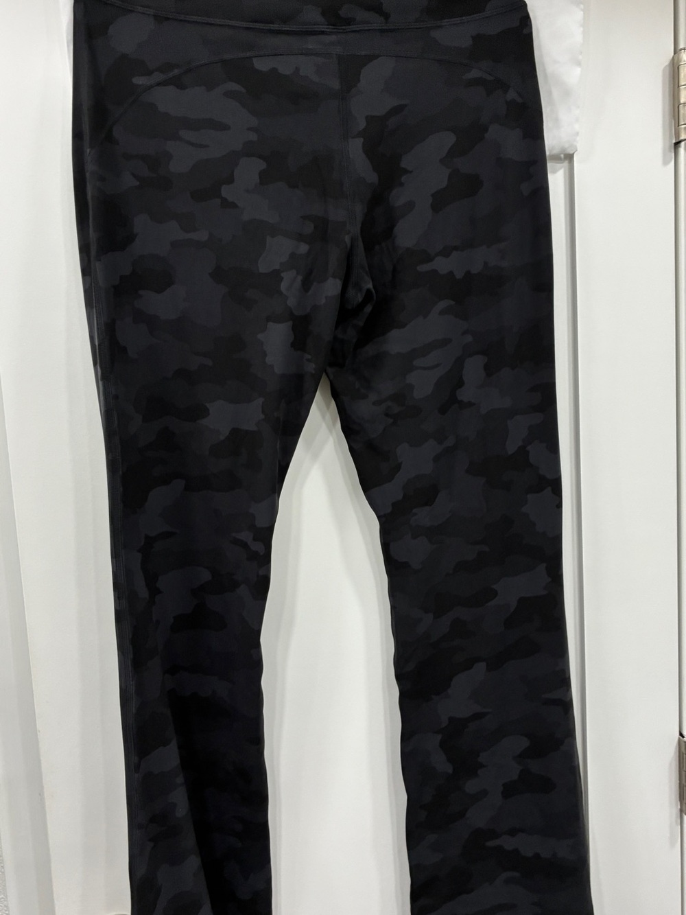 Lululemon Black Grey Camo Groove Flare Leggings Size 14